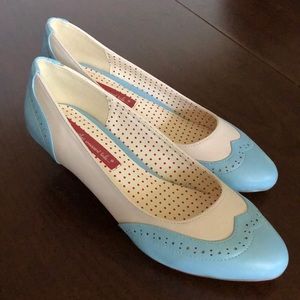 Oxford style heels NWOT